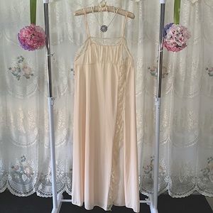 Vintage Olga Scallop Lace Peach Slit Nightgown , Slip , Camisole Dress